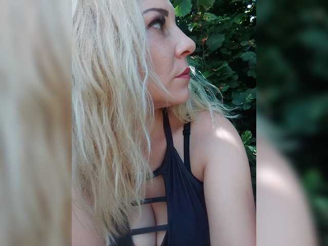 Sandra26a live cam on BongaCams