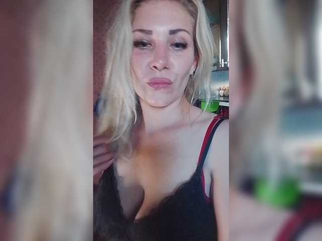 Sandra26a live cam on BongaCams