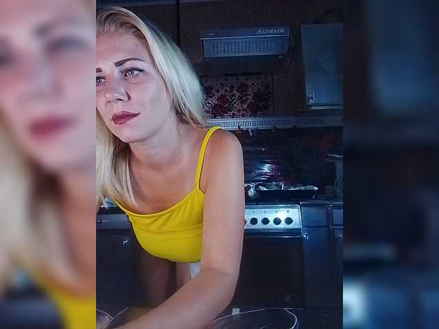 Sandra26a live cam on BongaCams