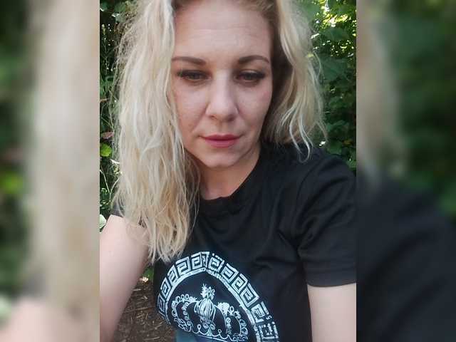 Sandra26a live cam on BongaCams