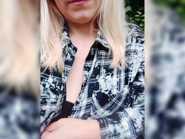 Sandra26a live cam on BongaCams