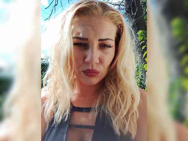 Sandra26a Live Webcam on BongaCams