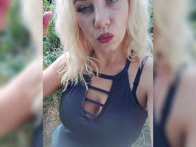 Sandra26a Live Webcam on BongaCams