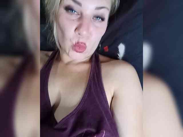 Sandra26a Live Webcam on BongaCams