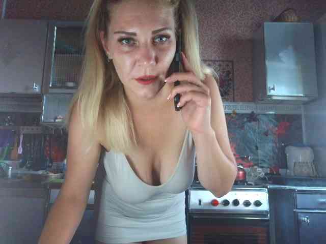 Sandra26a's cam show statistics and live stream