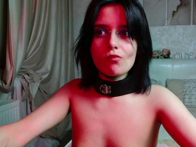 TheSluttyFox live cam on BongaCams