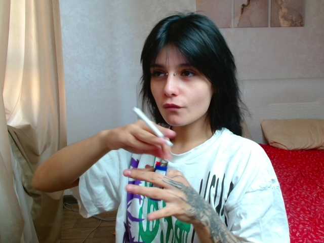 TheSluttyFox live cam on BongaCams