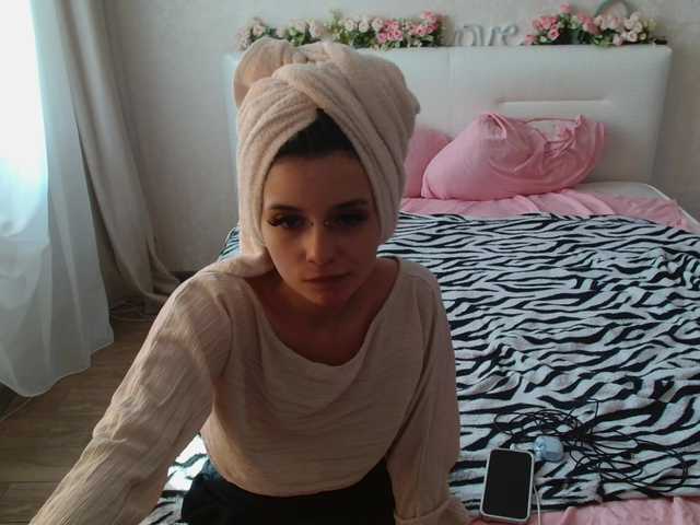 TheSluttyFox live cam on BongaCams