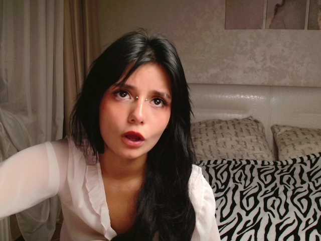 TheSluttyFox live cam on BongaCams