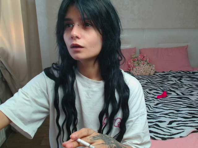 TheSluttyFox live cam on BongaCams