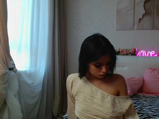TheSluttyFox live cam on BongaCams