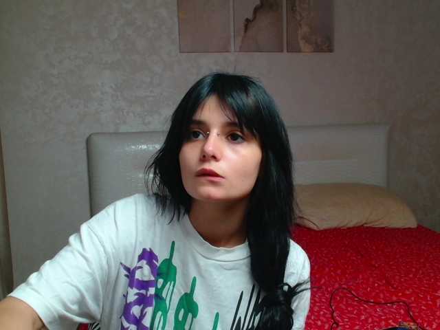 TheSluttyFox live cam on BongaCams