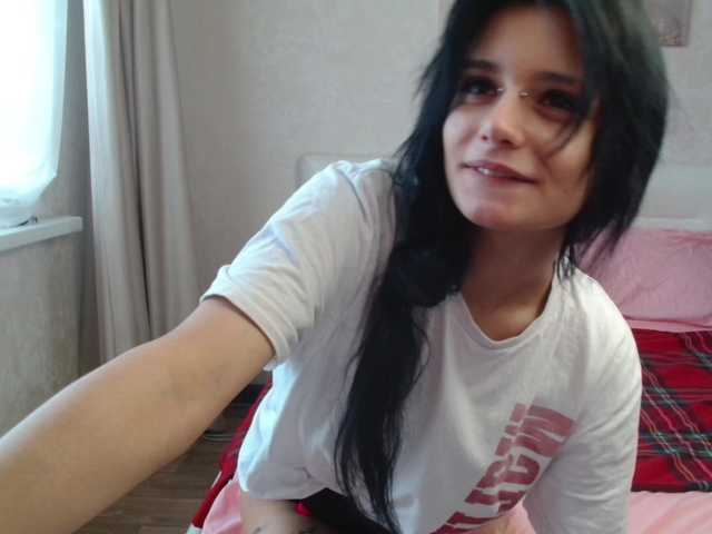 TheSluttyFox live cam on BongaCams