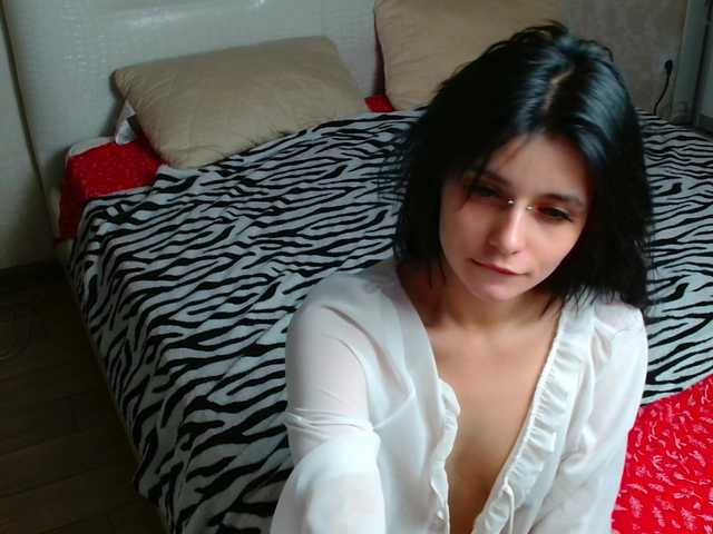 TheSluttyFox live cam on BongaCams