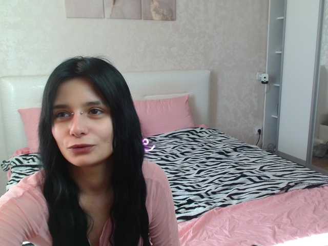 TheSluttyFox live cam on BongaCams