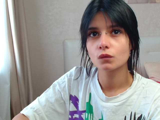 TheSluttyFox live cam on BongaCams