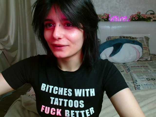 TheSluttyFox live cam on BongaCams