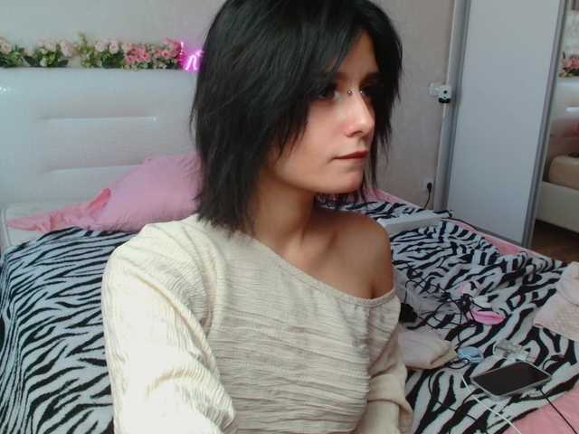 TheSluttyFox live cam on BongaCams