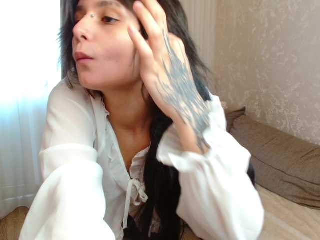 TheSluttyFox live cam on BongaCams