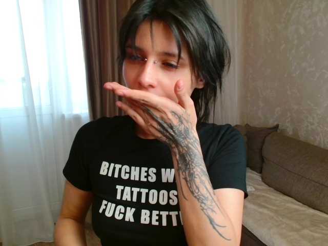 TheSluttyFox live cam on BongaCams