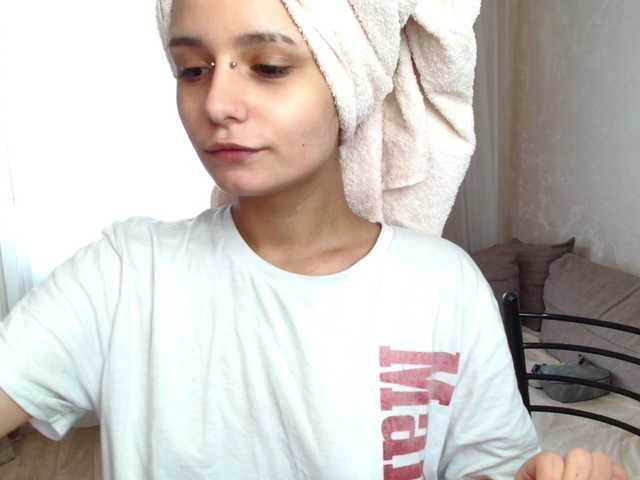 TheSluttyFox live cam on BongaCams