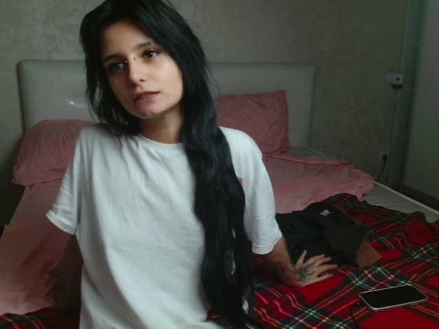 TheSluttyFox live cam on BongaCams