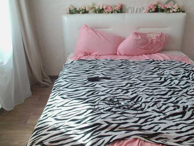 TheSluttyFox live cam on BongaCams