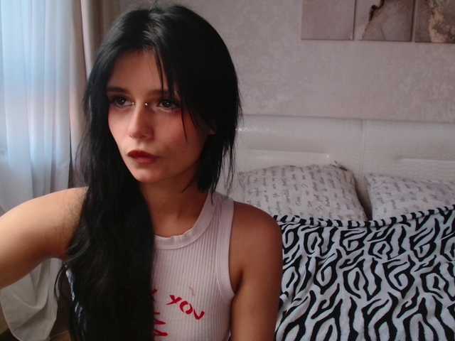 TheSluttyFox live cam on BongaCams