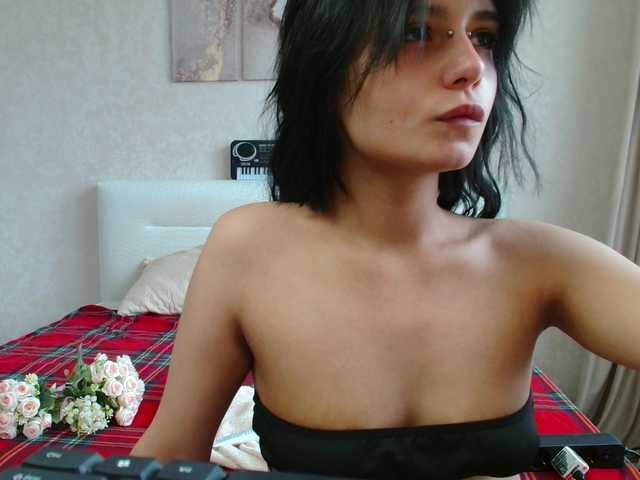TheSluttyFox live cam on BongaCams