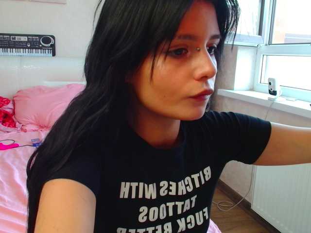 thesluttyfox cam belle