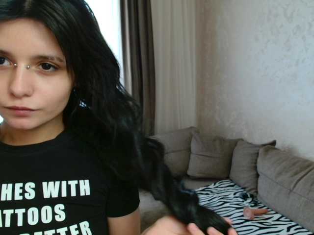 TheSluttyFox live cam on BongaCams