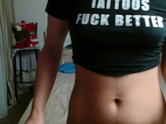 TheSluttyFox live cam on BongaCams