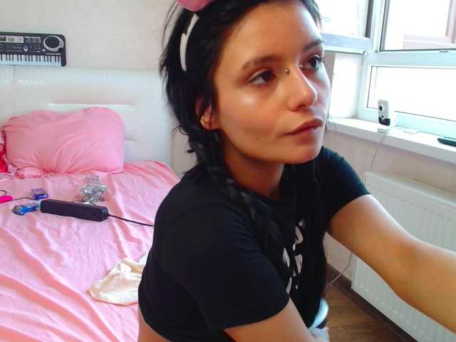 TheSluttyFox live cam on BongaCams