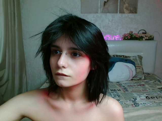 TheSluttyFox live cam on BongaCams