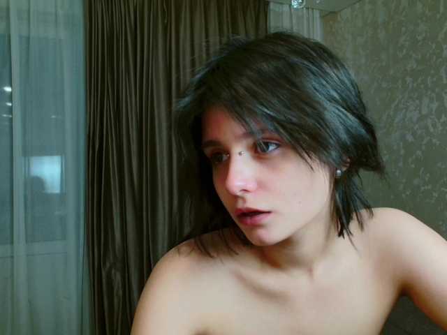 TheSluttyFox live cam