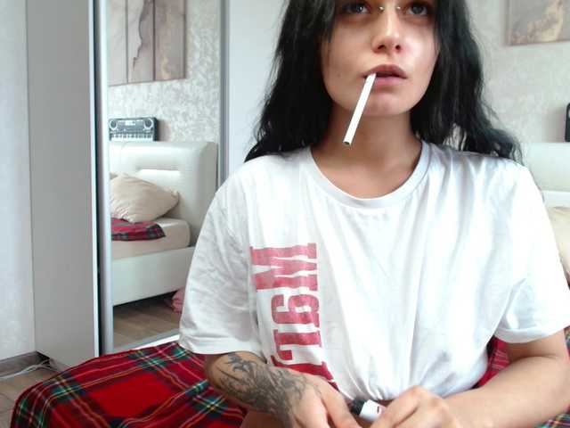 TheSluttyFox live cam on BongaCams