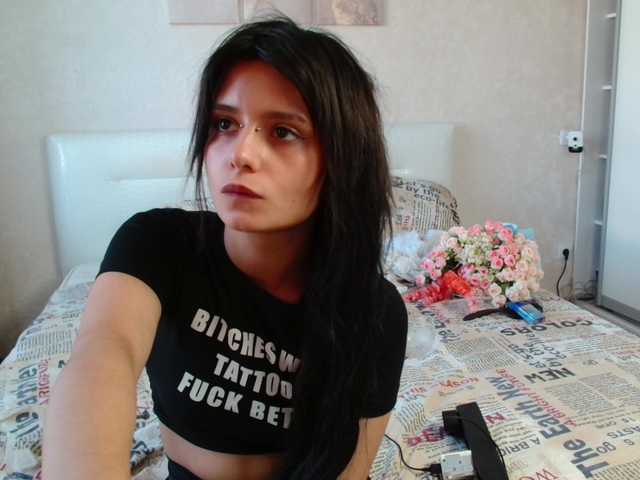 TheSluttyFox live cam on BongaCams