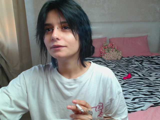 TheSluttyFox live cam on BongaCams