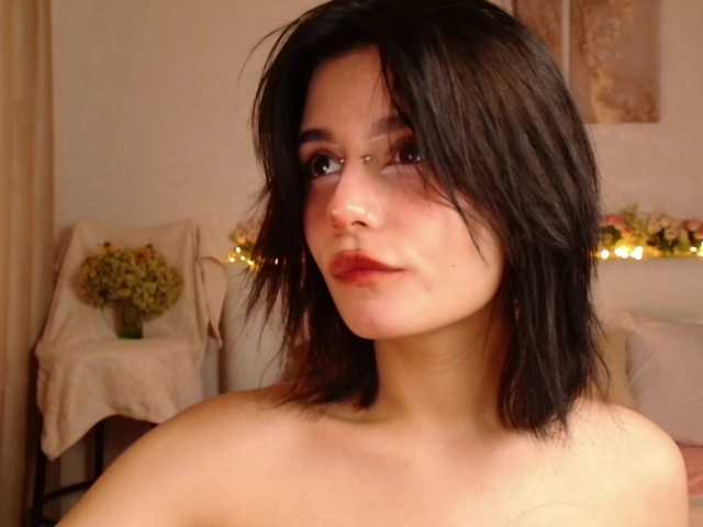 TheSluttyFox live cam on BongaCams
