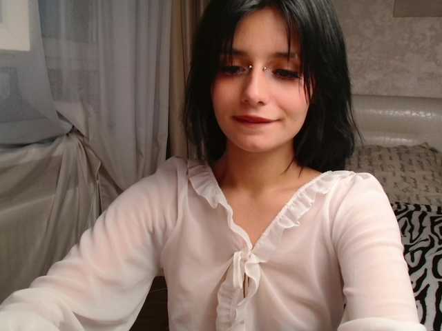 TheSluttyFox live cam on BongaCams