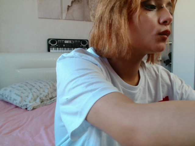 TheSluttyFox live cam on BongaCams