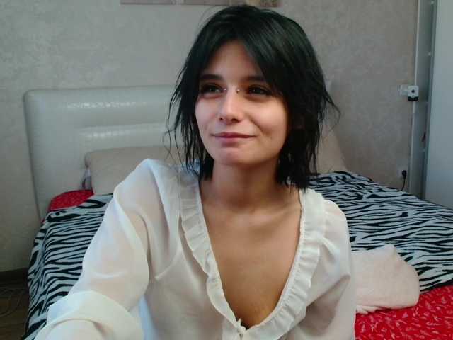 TheSluttyFox live cam on BongaCams