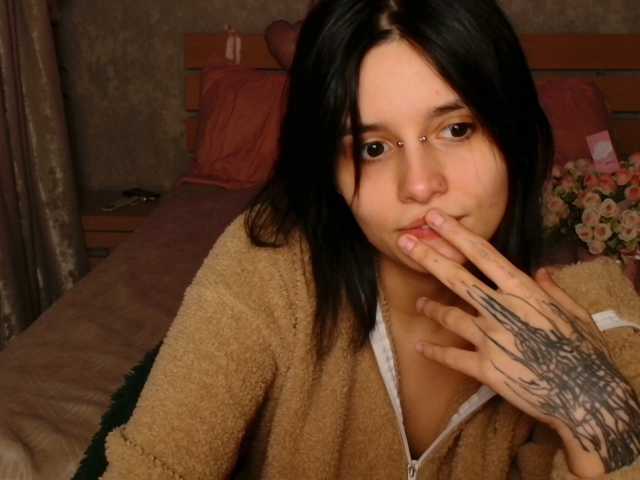 TheSluttyFox live cam on BongaCams