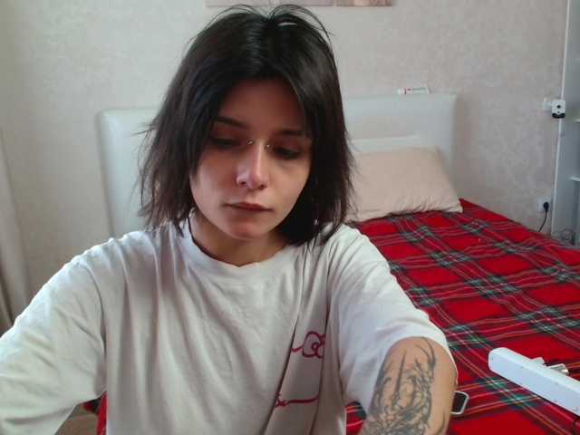 TheSluttyFox live cam on BongaCams