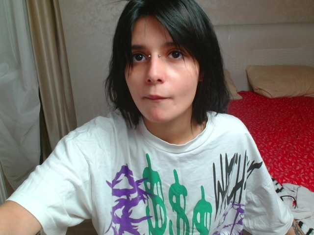 TheSluttyFox live cam on BongaCams