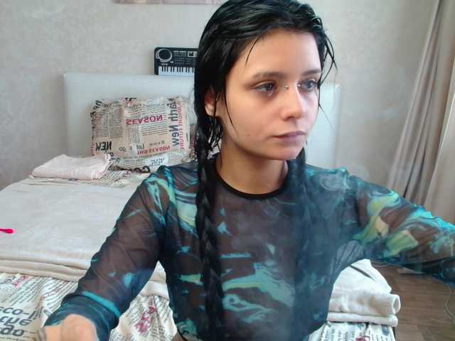 TheSluttyFox live cam on BongaCams
