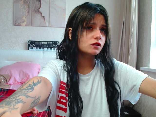 TheSluttyFox live cam on BongaCams