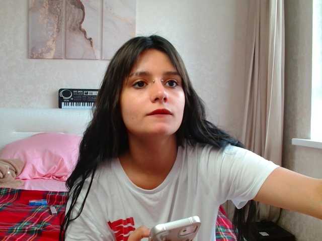 TheSluttyFox live cam
