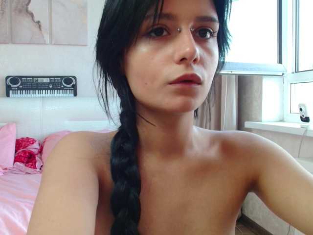 TheSluttyFox live cam on BongaCams