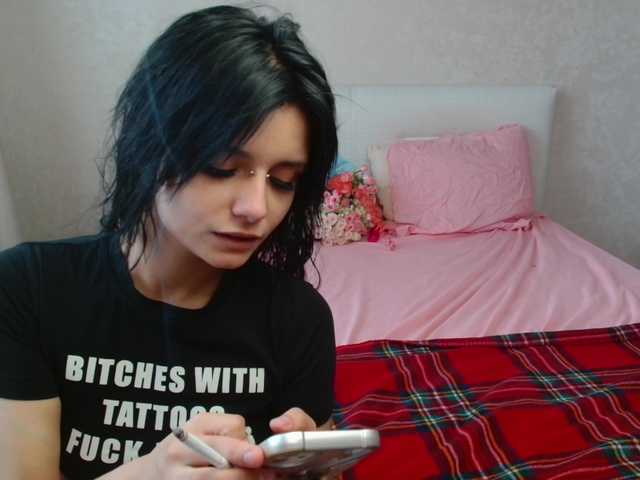 TheSluttyFox live cam on BongaCams